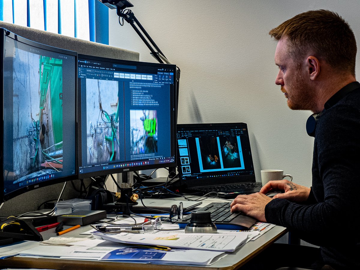 bort rotete skrivebord 