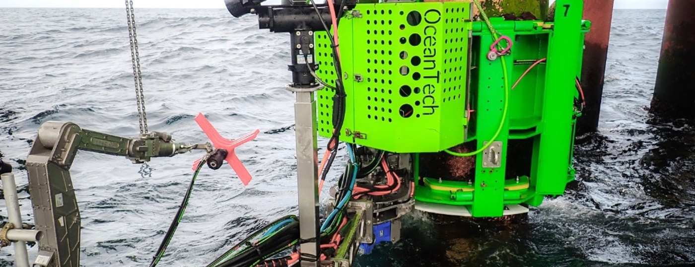 Subsea clamp design and installation: Tools and techniques